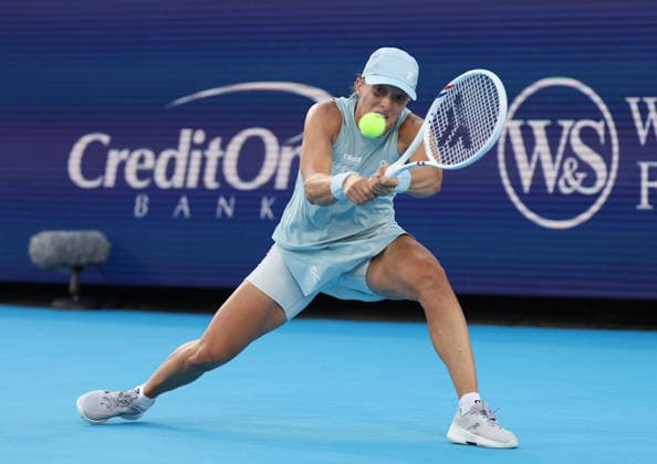 August 20, 2026, Mason, Ohio, USA: IGA SWIATEK of Poland during the match against E. Rybakina of Kazakhstan in quarterfinals of tennis tournament WTA, Tennis Damen 1000 Cincinnati Open in Mason, USA. Rybakina retired Mason USA - ZUMAc278 20260820_zsp_c278_058 Copyright: xMarcinxCholewinskix