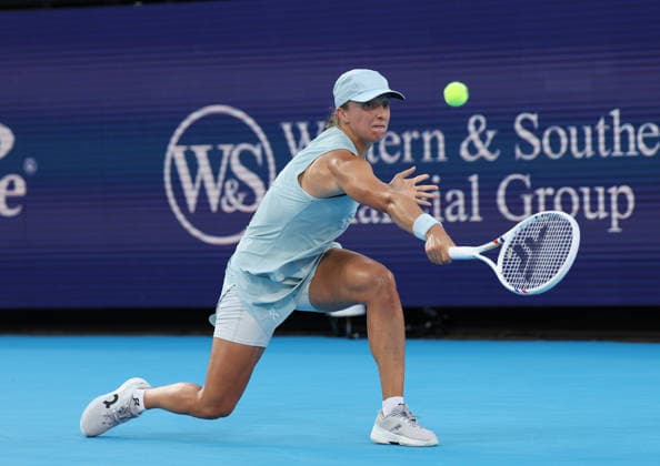 August 20, 2026, Mason, Ohio, USA: IGA SWIATEK of Poland during the match against E. Rybakina of Kazakhstan in quarterfinals of tennis tournament WTA, Tennis Damen 1000 Cincinnati Open in Mason, USA. Rybakina retired Mason USA - ZUMAc278 20260820_zsp_c278_060 Copyright: xMarcinxCholewinskix