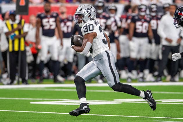 NFL, American Football Herren, USA 2026: Raiders Vs Texans AUG 20 August 20, 2026: Las Vegas Raiders running back Mike Washington Jr. (30) carries the ball during a preseason game between the Las Vegas Raiders and the Houston Texans in Houston, TX. ..Trask Smith CSM(Credit Image: Â Trask Smith Cal Media) California USA EDITORIAL USE ONLY Copyright: xx ZUMA-20260820_faf_c04_002.jpg TraskxSmithx csmphotothree513086