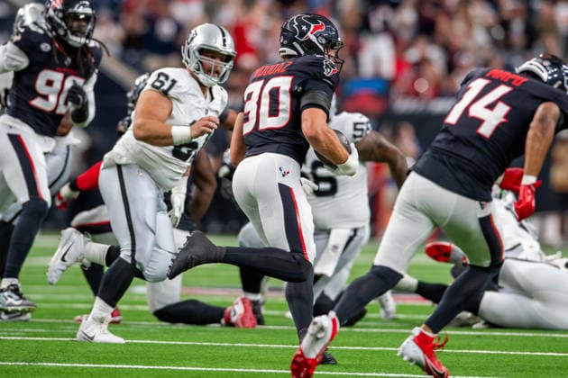 NFL, American Football Herren, USA 2026: Raiders Vs Texans AUG 20 August 20, 2026: Houston Texans linebacker Wade Woodaz (30) runs for a touchdown after making an interception during a preseason game between the Las Vegas Raiders and the Houston Texans in Houston, TX. ..Trask Smith CSM(Credit Image: Â Trask Smith Cal Media) California USA EDITORIAL USE ONLY Copyright: xx ZUMA-20260820_faf_c04_013.jpg TraskxSmithx csmphotothree513075