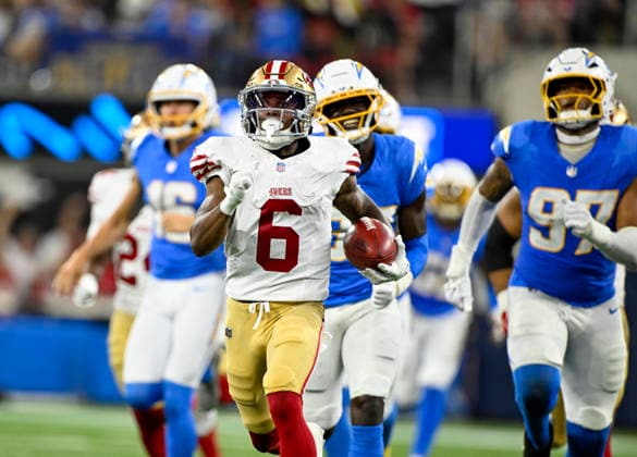 NFL, American Football Herren, USA 2026: 49ers Vs Chargers AUG 20 Aug 20, 2026; San Francisco 49ers wide receiver Jacob Cowing (6) returns a punt for a touchdown during the NFL game between the Los Angeles Chargers and the San Francisco 49ers in Inglewood, California, USA; Mandatory Credit: Charles Baus-Cal Media (Credit Image: Â Charles Baus Cal Sport Media) Inglewood California USA EDITORIAL USE ONLY Copyright: xx ZUMA-20260820_zma_c04_029.jpg CharlesxBausx csmphotothree513148