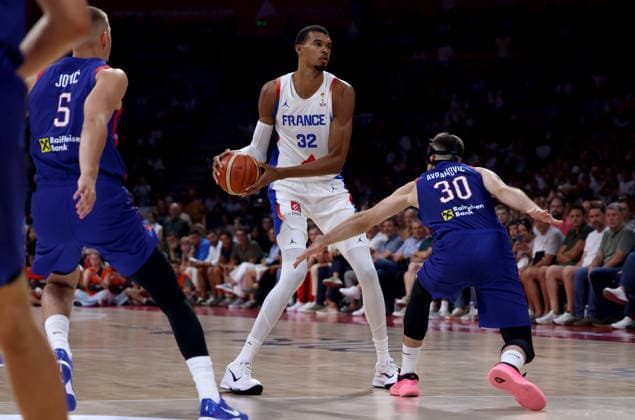 (260821) -- BELGRADE, Aug. 21, 2026 -- France s Victor Wembanyama (C) vies with Serbia s Aleksa Avramovic (R) during a friendly basketball match between Serbia and France in Belgrade, Serbia on August 20, 2026. (Photo by Xinhua) (SP)SERBIA-BELGRADE-BASKETBALL-FRIENDLY-SERBIA-FRANCE DjordjexKostic 