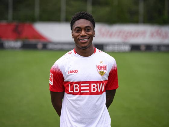 FUSSBALL 1. BUNDESLIGA SAISON 2026 2027 18.08.2026 Portraettermin beim VfB Stuttgart auf dem Trainingsgelaende: Justin Diehl *** SOCCER: BUNDESLIGA 1, 2026–2027 SEASON, August 18, 2026: Photo shoot at VfB Stuttgart’s training facility with Justin Diehl
