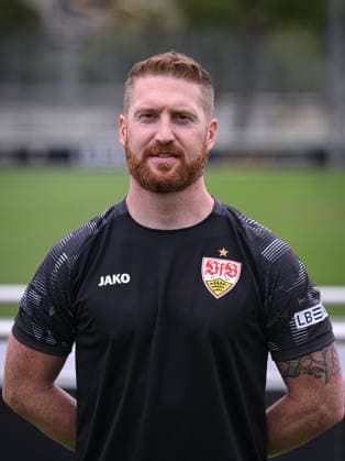FUSSBALL 1. BUNDESLIGA SAISON 2026 2027 18.08.2026 Portraettermin beim VfB Stuttgart auf dem Trainingsgelaende: Chefanalytiker Marcus Fregin *** SOCCER: BUNDESLIGA 1, 2026–2027 SEASON, August 18, 2026: Photo shoot at VfB Stuttgart’s training facility with Chief Analyst Marcus Fregin