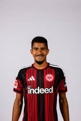 Ansgar Knauff (Eintracht Frankfurt) - Eintracht Frankfurt Porträttermin 2026 2027 Eintracht Frankfurt Porträttermin 2026 2027 SGE *** Ansgar Knauff Eintracht Frankfurt Eintracht Frankfurt Photo Shoot 2026 2027 Eintracht Frankfurt Photo Shoot 2026 2027 SGE