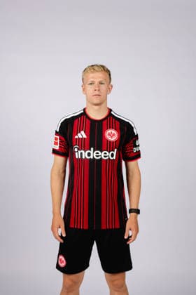 Jonathan Burkardt (Eintracht Frankfurt) - Eintracht Frankfurt Porträttermin 2026 2027 Eintracht Frankfurt Porträttermin 2026 2027 SGE *** Jonathan Burkardt Eintracht Frankfurt Eintracht Frankfurt Photo Shoot 2026 2027 Eintracht Frankfurt Photo Shoot 2026 2027 SGE