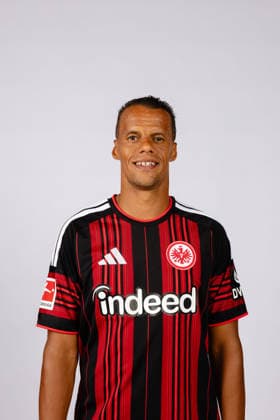 Timothy Chandler (Eintracht Frankfurt) - Eintracht Frankfurt Porträttermin 2026 2027 Eintracht Frankfurt Porträttermin 2026 2027 SGE *** Timothy Chandler Eintracht Frankfurt Eintracht Frankfurt Photo Shoot 2026 2027 Eintracht Frankfurt Photo Shoot 2026 2027 SGE