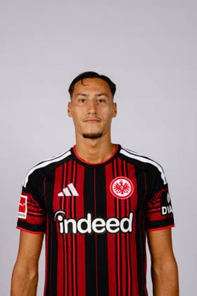 Younes Ebnoutalib (Eintracht Frankfurt) - Eintracht Frankfurt Porträttermin 2026 2027 Eintracht Frankfurt Porträttermin 2026 2027 SGE *** Younes Ebnoutalib Eintracht Frankfurt Eintracht Frankfurt Photo Shoot 2026 2027 Eintracht Frankfurt Photo Shoot 2026 2027 SGE