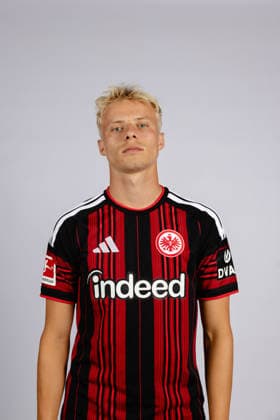 Oscar Höjlund (Einracht Frankfurt) Eintracht Frankfurt Porträttermin 2026 2027 Eintracht Frankfurt Porträttermin 2026 2027 SGE *** Oscar Höjlund Eintracht Frankfurt Eintracht Frankfurt Photo Shoot 2026 2027 Eintracht Frankfurt Photo Shoot 2026 2027 SGE