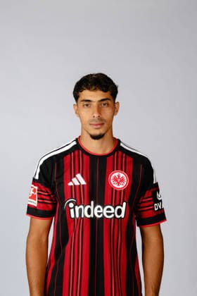 Fares Chaibi (Eintracht Frankfurt) - Eintracht Frankfurt Porträttermin 2026 2027 Eintracht Frankfurt Porträttermin 2026 2027 SGE *** Fares Chaibi Eintracht Frankfurt Eintracht Frankfurt Photo Shoot 2026 2027 Eintracht Frankfurt Photo Shoot 2026 2027 SGE