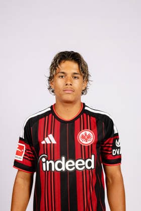 Marvin Dills (Eintracht Frankfurt) - Eintracht Frankfurt Porträttermin 2026 2027 Eintracht Frankfurt Porträttermin 2026 2027 SGE *** Marvin Dills Eintracht Frankfurt Eintracht Frankfurt Photo Shoot 2026 2027 Eintracht Frankfurt Photo Shoot 2026 2027 SGE
