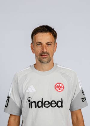 Niko Arnautis - Fussball, Frauen, 1. Bundesliga - Porträttermin 2026 2027 - SGE Eintracht Frankfurt - 22.07.26 *** Niko Arnautis Soccer, Women s, 1. Bundesliga Profile 2026 2027 SGE Eintracht Frankfurt July 22, 2026
