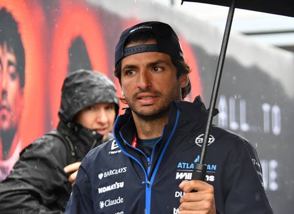 21.08.2026, Circuit Park Zandvoort, Zandvoort, FORMULA 1 HEINEKEN DUTCH GRAND PRIX 2026 , Carlos Sainz Jr. (ESP), Atlassian Williams F1 Team (Photo by Midori Ikenouchi Hasan Bratic DeFodi Images) - *** August 21, 2026, Circuit Park Zandvoort, Zandvoort, 2026 FORMULA 1 HEINEKEN DUTCH GRAND PRIX, Carlos Sainz Jr. (ESP), Atlassian Williams F1 Team. Photo by Midori Ikenouchi, Hasan Bratic, DeFodi Images