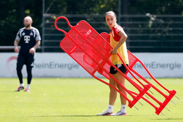 Fußballspielerin Vanessa Leimenstoll (Sturm) beim Training der 1. Damen-Mannschaft des 1. FC Köln am Geißbockheim. Köln, 20.08.2026 NRW Deutschland *** Soccer player Vanessa Leimenstoll Sturm during training with the 1. FC Köln Women’s First Team at Geißbockheim in Cologne, August 20, 2026, North Rhine-Westphalia, Germany Copyright: xChristophxHardtx