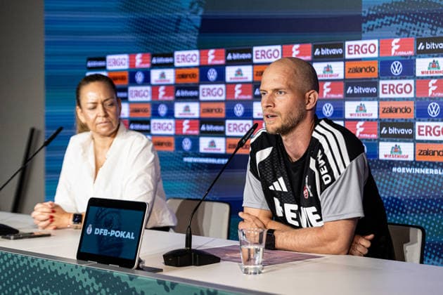 Pressekonferenz, 1.FC Köln, 21.08.2026 Rene Wagner (Cheftrainer) Pressekonferenz von 1.FC Köln vor dem Pokalspiel gegen Würzburger Kickers; 21.08.2026 DFL regulations prohibit any use of photographs as image sequences and or quasi video. *** Press Conference, 1 FC Köln, August 21, 2026: Rene Wagner, Head Coach—1 FC Köln press conference ahead of the cup match against Würzburger Kickers on August 21, 2026. DFL regulations prohibit any use of photographs as image sequences and or quasi-video. Copyright: xBEAUTIFULxSPORTS Buriakovx