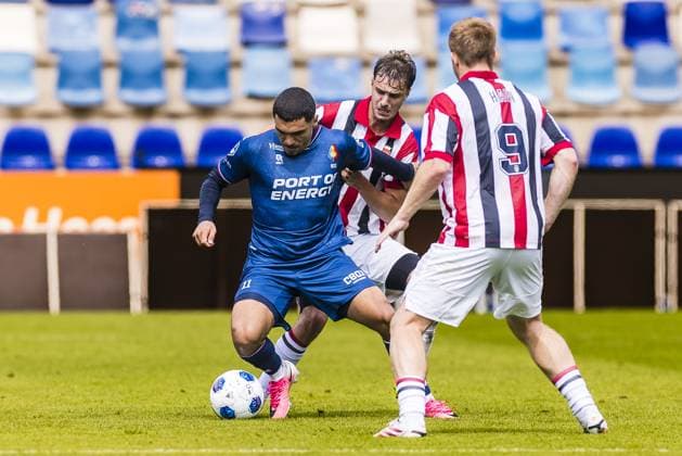 TILBURG , 21-08-2026 , Koning Willem II stadium , season 2026 2027 , Dutch Eredivisie football , match between Willem II and Telstar (friendly) , picture shows Willem II player Calvin Twigt , Telstar player Tyrese Noslin Willem II - Telstar (friendly)  x205893942x Copyright: