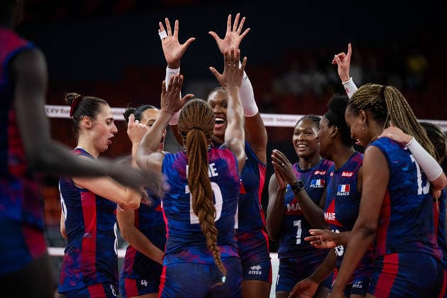 260821 Brooklyn Eva Elouga of France celebrates with team mates after the CEV EuroVolley 2026 group stage volleyball match between France and Slovakia on August 21, 2026 in Gothenburg. Photo: Mathias Bergeld BILDBYRAN kod MB MB1401 volleyboll volleyball cev eurovolley 2026 volleyboll-em france slovakia dam bbeng frankrike slovakien women kvinner jubel *** August 21, 2026: Brooklyn Eva Elouga of France celebrates with her teammates after the CEV EuroVolley 2026 group stage volleyball match between France and Slovakia on August 21, 2026 in Gothenburg. Photo by Mathias Bergeld. BILDBYRAN code MB MB1401 volleyball CEV EuroVolley 2026 women s volleyball European Championship France Slovakia women s team celebration  Copyright: MATHIASxBERGELD BB260821MB012