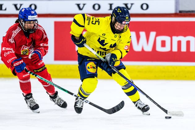 260821 Michaela Pejzlova of Czech Republic and Lina Ljungblom of Sweden during the Women™s Euro Hockey Tour match between Sweden and Czech Republic on August 21, 2026 in Kloten. Photo: Mathilda Schuler BILDBYRAN kod MA MA1021 ishockey Ice hockey, Eishockey women™s euro hockey tour sverige sweden tjeckien czech republic dam bbeng sverige sweden *** August 21, 2026: Michaela Pejzlova of the Czech Republic and Lina Ljungblom of Sweden during the Women’s Euro Hockey Tour match between Sweden and the Czech Republic on August 21, 2026 in Kloten. Photo by Mathilda Schuler. BILDBYRAN code MA MA1021 ice hockey women’s Euro Hockey Tour Sweden Czech Republic women’s BBENG Sweden  Copyright: MATHILDAxSCHULER BB260821MA071