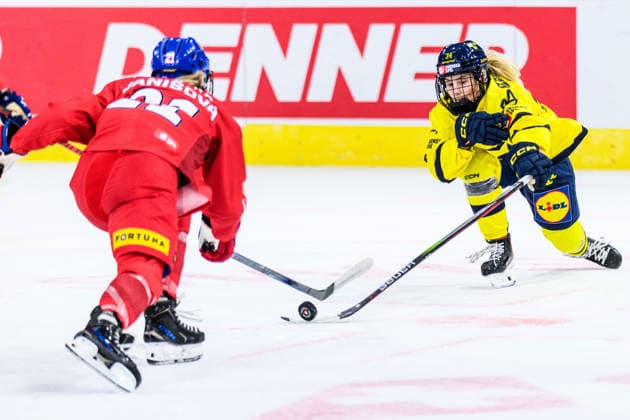 260821 Mira Hallin of Sweden during the Women™s Euro Hockey Tour match between Sweden and Czech Republic on August 21, 2026 in Kloten. Photo: Mathilda Schuler BILDBYRAN kod MA MA1021 ishockey Ice hockey, Eishockey women™s euro hockey tour sverige sweden tjeckien czech republic dam bbeng sverige sweden *** August 21, 2026: Mira Hallin of Sweden during the Women’s Euro Hockey Tour match between Sweden and the Czech Republic on August 21, 2026 in Kloten. Photo by Mathilda Schuler. BILDBYRAN code MA MA1021 ice hockey women’s Euro Hockey Tour Sweden Czech Republic women’s BBENG Sweden  Copyright: MATHILDAxSCHULER BB260821MA093