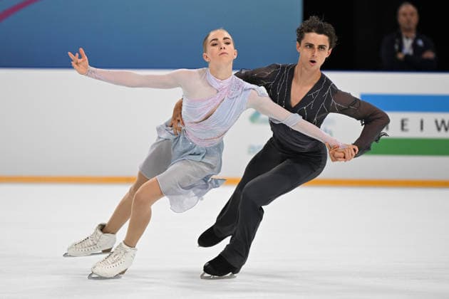 (260821) -- XI AN, Aug. 21, 2026 -- Zoe Bianchi (L) Daniel Basile of Italy perform during the free dance of ice dance at ISU Figure skating, Eiskunstlauf Junior Grand Prix Xi an 2026 in Xi an, northwest China s Shaanxi Province, Aug. 21, 2026. ) (SP)CHINA-XI AN-FIGURE SKATING-ISU JUNIOR GRAND PRIX XI AN 2026 (CN) ZouxJingyi 