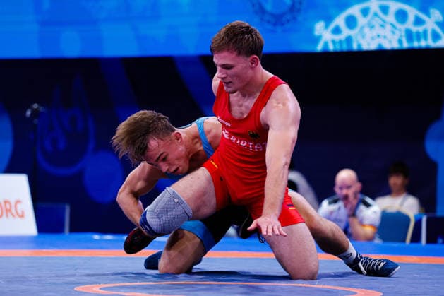 U20 World Championships 79kg FS - Tristan Aleksandrov (EST) df. Felix Schmitt (GER) *** U20 World Championships, 79 kg Freestyle: Tristan Aleksandrov (EST) defeated Felix Schmitt (GER) Copyright: xKostadinxAndonovx