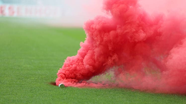 21.08.2026, xrekx, Fussball DFB Pokal 1.Runde, SV Waldhof Mannheim - 1.FC Kaiserslautern v.l. FCK Fans ,Stimmung, Schals, Ultras, Zuschauer, Besucher, Choreo, Choreografie, atmosphere, scarves, spectators, visitors Pyrotechnik, Rauchbomben (DFL DFB REGULATIONS PROHIBIT ANY USE OF PHOTOGRAPHS as IMAGE SEQUENCES and or QUASI-VIDEO) Mannheim *** August 21, 2026, xrekx, Soccer DFB Cup 1st Round, SV Waldhof Mannheim vs. FC Kaiserslautern, FCK fans, atmosphere, scarves, ultras, spectators, visitors, choreography, pyrotechnics, smoke bombs DFL DFB REGULATIONS PROHIBIT ANY USE OF PHOTOGRAPHS as IMAGE SEQUENCES and or QUASI-VIDEO Mannheim