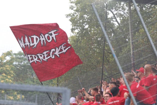 21.08.2026, xrekx, Fussball DFB Pokal 1.Runde, SV Waldhof Mannheim - 1.FC Kaiserslautern v.l. FCK Fans ,Stimmung, Schals, Ultras, Zuschauer, Besucher, Choreo, Choreografie, atmosphere, scarves, spectators, visitors Waldhof Verrecke Fahne und Shirts (DFL DFB REGULATIONS PROHIBIT ANY USE OF PHOTOGRAPHS as IMAGE SEQUENCES and or QUASI-VIDEO) Mannheim *** August 21, 2026, xrekx, Soccer DFB Cup First Round, SV Waldhof Mannheim vs. 1. FC Kaiserslautern, FCK fans, atmosphere, scarves, ultras, spectators, visitors, choreography, choreography, atmosphere, scarves, spectators, visitors, Waldhof Verrecke banner and shirts. DFL and DFB regulations prohibit any use of photographs as image sequences and or quasi-video. Mannheim