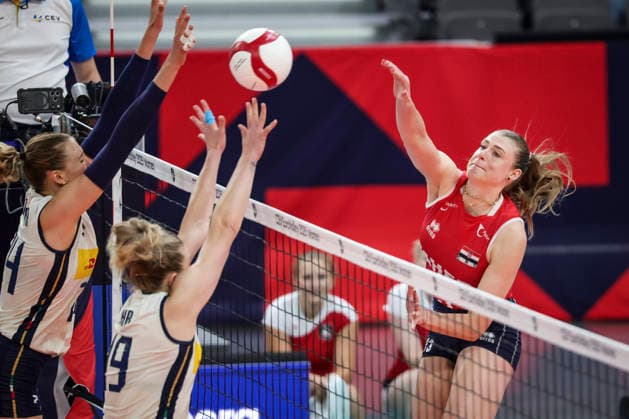 GOTHENBURG, SWEDEN 20260821 Croatia s Samanta Fabris (right) in action during the women s EuroVolley 2026 European Championship, EM, Europameisterschaft pool D match between Croatia and Italy at Scandinavium arena in Gothenburg, Sweden, on Aug. 21, 2026. GÖTEBORG SWEDEN x9200x *** GOTHENBURG, SWEDEN Aug. 21, 2026: Croatia’s Samanta Fabris in action during the Women’s EuroVolley 2026 European Championship Pool D match between Croatia and Italy at the Scandinavium Arena in Gothenburg, Sweden, on Aug. 21, 2026 GOTHENBURG, SWEDEN x9200x  Copyright: xAdamxIhse TTx SWEDEN EUROVOLLEY CROATIA-ITALY