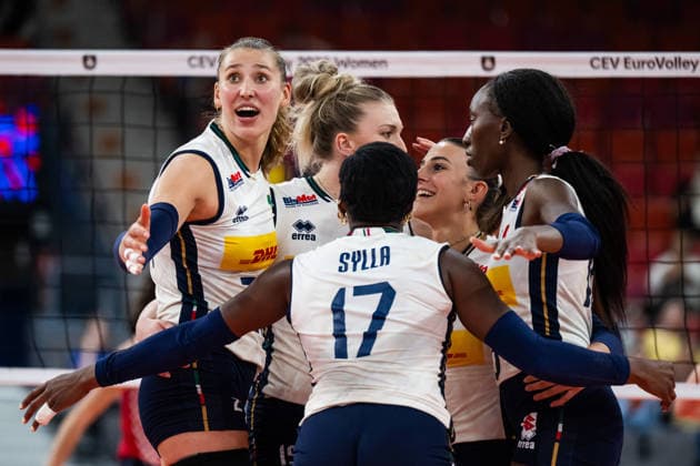 260821 Ekaterina Antropova of Italy celebrates with team mates during the CEV EuroVolley 2026 volleyball match between Croatia and Italy on August 21, 2026 in Gothenburg. Photo: Mathias Bergeld BILDBYRAN kod MB MB1403 volleyboll volleyball cev eurovolley 2026 volleyboll-em croatia italy day 1 dam bbeng women kvinner italien kroatien *** 260821 Ekaterina Antropova of Italy celebrates with her teammates during the CEV EuroVolley 2026 volleyball match between Croatia and Italy on August 21, 2026 in Gothenburg. Photo by Mathias Bergeld. BILDBYRAN code MB MB1403 volleyball CEV EuroVolley 2026 women s European Championship Croatia Italy Day 1 women Italy Croatia  Copyright: MATHIASxBERGELD BB260821MB092