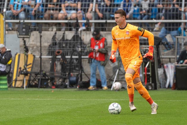 DFB-Pokal: SV Waldhof Mannheim vs 1. FC Kaiserslautern, 21.08.2026 Am Ball Julian Krahl (1. FC Kaiserslautern, 1) DFB-Pokal: SV Waldhof Mannheim vs 1. FC Kaiserslautern, Carl-Benz-Stadion, 21.08.2026 DFB DFL REGULATIONS PROHIBIT ANY USE OF PHOTOGRAPHS AS IMAGE SEQUENCES AND OR QUASI-VIDEO. *** DFB Cup: SV Waldhof Mannheim vs. 1. FC Kaiserslautern, August 21, 2026. Julian Krahl (1. FC Kaiserslautern) in possession. 1. DFB Cup: SV Waldhof Mannheim vs. 1. FC Kaiserslautern, Carl Benz Stadium, August 21, 2026 DFB DFL regulations prohibit any use of photographs as image sequences and or quasi-video. Copyright: xBEAUTIFULxSPORTS Hillx