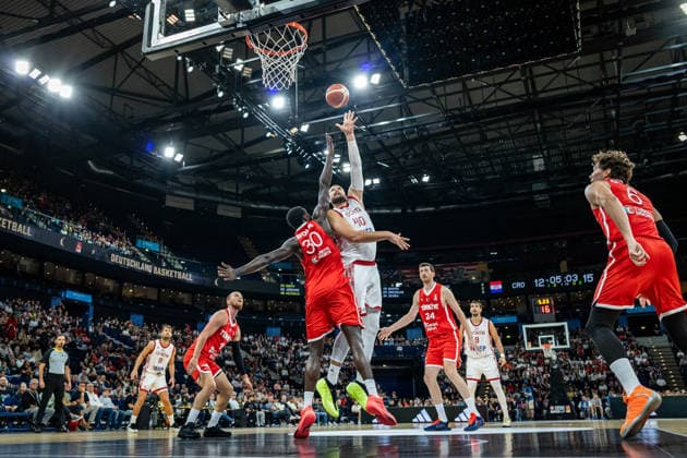 Basketball Hamburg 21.08.2026 Turkish Airlines Supercup 2026 Kroatien (CRO) - Türkei (TUR) Ivica Zubac (Kroatien, No.40) Adem Bona (Türkei, No.30) *** Basketball Hamburg, August 21, 2026 Turkish Airlines Super Cup 2026 Croatia (CRO) vs. Turkey (TUR) Ivica Zubac (Croatia), No. 40; Adem Bona (Turkey), No. 30
