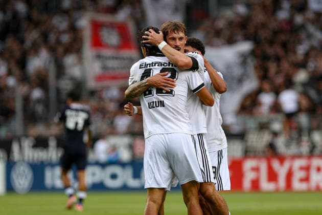 21.08.2026, GER, Fussball, Herren, DFB-Pokal, Saison 2026 2027, SC St. Tönis vs Eintracht Frankfurt Robin Koch (Frankfurt) Torjubel, jubelt mit Can Uzun (Frankfurt) nach dem Treffer zum 0:2 Krefeld Grotenburg-Stadion Nordrhein-Westfalen Deutschland *** August 21, 2026, GER, Soccer, Men s, DFB Cup, 2026–2027 Season, SC St. Tönis vs. Eintracht Frankfurt; Robin Koch (Frankfurt) celebrates the goal with Can Uzun (Frankfurt) after scoring to make it 0–2; Krefeld Grotenburg Stadium, North Rhine-Westphalia, Germany Copyright: xAdrianxSchlüterx