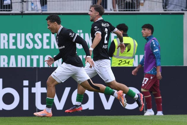 Fußball DFB-Pokal 1. Runde SC Preußen Münster - Karlsruher SC am 21.08.2026 im LVM-Preußenstadion in Münster Torjubel zum 1:0 durch Montell Chinonso Ndikom ( Münster ) DFB regulations prohibit any use of photographs as image sequences and or quasi-video. *** Soccer, DFB Cup, First Round: SC Preußen Münster vs. Karlsruher SC on August 21, 2026, at the LVM Preußenstadion in Münster. Celebrations following the 1-0 goal by Montell Chinonso Ndikom (Münster). DFB regulations prohibit any use of photographs as image sequences and or quasi-video. xRx