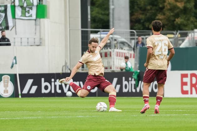 Deutschland: DFB Pokal 2026 2027 1.Runde, SC Preußen Münster vs Karlsruher SC, Freitag 21.08.2026 LVM-Preußenstadion (Münster, Nordrhein-Westfalen, Deutschland) Christoph Kobald (Karlsruher SC, 22) *** Germany, DFB Cup 2026–2027, First Round: SC Preußen Münster vs. Karlsruher SC, Friday, August 21, 2026, LVM Preußenstadion, Münster, North Rhine-Westphalia, Germany; Christoph Kobald, Karlsruher SC, 22 Copyright: xMerlexKölkingx