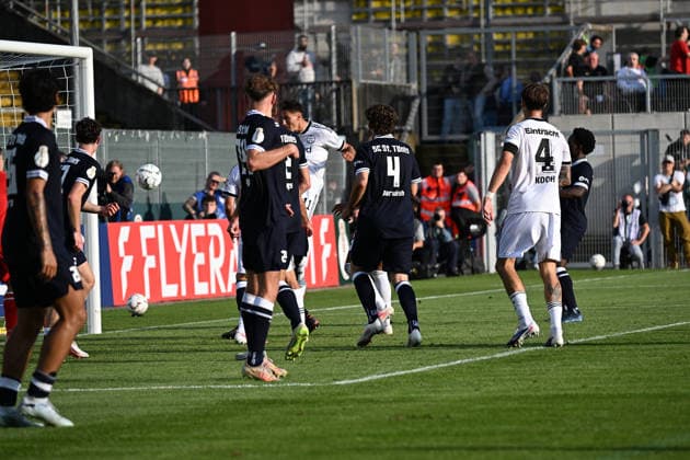 21.08.2026, xjhx, Fussball DFB Pokal 1.Runde, SC St.Tönis - Eintracht Frankfurt v.l. Younes Ebnoutalib (Eintracht Frankfurt) Torschuetze, erzielt das Tor, Treffer, scores the goal 0:9 Krefeld *** August 21, 2026, xjhx, Soccer DFB Cup 1st Round, SC St. Tönis vs. Eintracht Frankfurt, Younes Ebnoutalib (Eintracht Frankfurt) scores the goal, 0–9 Krefeld