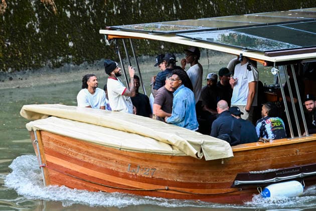 Luka Doncic and Los Angeles Lakers teammates take a sightseeing boat tour in Ljubljana Los Angeles Lakers star Luka Doncic takes his teammates on a sightseeing boat tour of Ljubljana during the team™s visit to the Slovenian capital. Doncic is hosting his Lakers teammates in his hometown as part of a four-day team gathering ahead of the new NBA, Basketball Herren, USA season. The group toured the city by boat, taking in Ljubljana™s historic city centre and landmarks along the Ljubljanica River. ljubljana Slovenia  Copyright: xNikxErikxNeubauerx DSC_2466