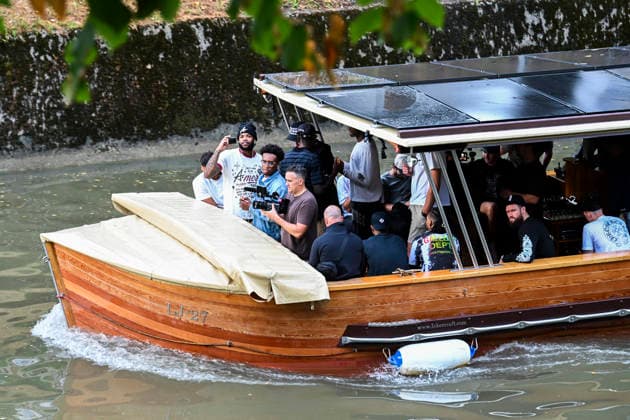 Luka Doncic and Los Angeles Lakers teammates take a sightseeing boat tour in Ljubljana Austin Reaves in Ljubljana Los Angeles Lakers star Luka Doncic takes his teammates on a sightseeing boat tour of Ljubljana during the team™s visit to the Slovenian capital. Doncic is hosting his Lakers teammates in his hometown as part of a four-day team gathering ahead of the new NBA, Basketball Herren, USA season. The group toured the city by boat, taking in Ljubljana™s historic city centre and landmarks along the Ljubljanica River. ljubljana Slovenia  Copyright: xNikxErikxNeubauerx DSC_2499