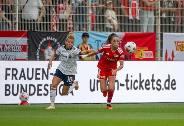 Fußball, Frauen, Saison 2026 2027, Google Pixel Frauen-Bundesliga (1. Spieltag), 1. FC Union Berlin FC Bayern München, v. l. Linda Dallmann (FC Bayern München), Jill Janssens (1. Frauen 1. FC Union), 21.08.2026, *** Soccer, Women, 2026–2027 Season, Google Pixel Women s Bundesliga 1 Matchday, 1. FC Union Berlin vs. FC Bayern Munich, from left: Linda Dallmann (FC Bayern Munich), Jill Janssens (1. FC Union Berlin Women s Team), August 21, 2026, Copyright: xMatthiasxKochx