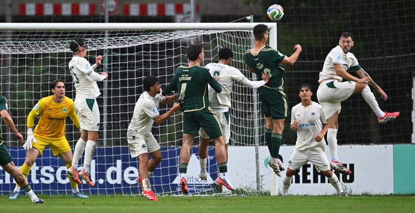 21.08.2026 - Fussball - Saison 2026 2027 - Regionalliga Bayern - 05. Spieltag: SC Eltersdorf SCE ( Quecken ) - SpVgg Greuther Fürth II (Kleeblatt) - - xwoxzix - Sebastian Marx (28, SC Eltersdorf ) erzielt Treffer Tor Torschuß zum 1:0 *** August 21, 2026 Soccer Season 2026–2027 Bavarian Regional League Matchday 05 SC Eltersdorf vs. SCE Quecken vs. SpVgg Greuther Fürth II Kleeblatt xwoxzix Sebastian Marx 28, SC Eltersdorf scores a goal—a shot on goal—making the score 1–0