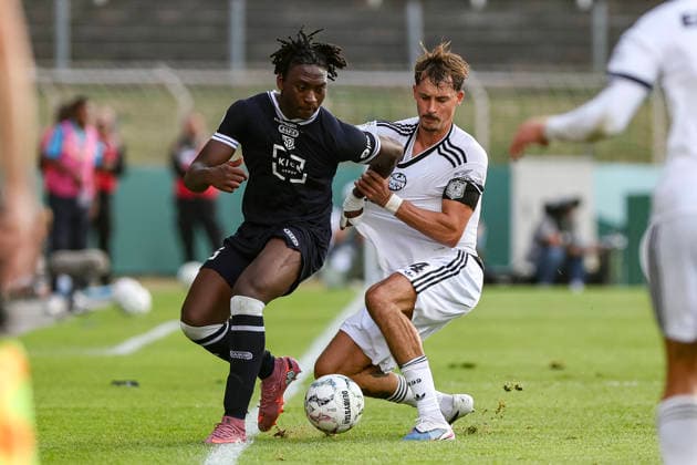 21.08.2026, GER, Fussball, Herren, DFB-Pokal, Saison 2026 2027, SC St. Tönis vs Eintracht Frankfurt Farid Omorou (Tönis) und Robin Koch (Frankfurt) im Kampf um den Ball Krefeld Grotenburg-Stadion Nordrhein-Westfalen Deutschland *** August 21, 2026, GER, Soccer, Men s, DFB Cup, 2026–2027 Season, SC St. Tönis vs. Eintracht Frankfurt; Farid Omorou (Tönis) and Robin Koch (Frankfurt) battle for the ball at Krefeld Grotenburg Stadium, North Rhine-Westphalia, Germany Copyright: xAdrianxSchlüterx