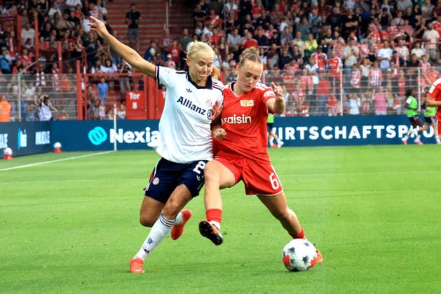 21.08.2026, GER Deutschland, Fussball, 1.Fussballbundesliga, Frauen, 2026 2027, Alte Foersterei, 1.FC Union vs. Bayern Muenchen Lisanne Graewe ( 1.FC Union Berlin 6 ), Harder Pernille ( FC Bayern Muenchen 21 ) 1. Liga: DFB DFL regulations prohibit any use of photographs as image sequences and or quasi-video) Berlin Stadion Alte Foersterei Berlin Deutschland *** August 21, 2026, GER Germany, Soccer, Bundesliga 1, Women, 2026–2027, Alte Foersterei, 1. FC Union vs. Bayern Munich, Lisanne Graewe, 1. FC Union Berlin 6, Pernille Harder, FC Bayern Munich. DFL regulations prohibit any use of photographs as image sequences and or quasi-video. Berlin, Alte Foersterei Stadium, Berlin, Germany Copyright: xNordphotox xEnglerx