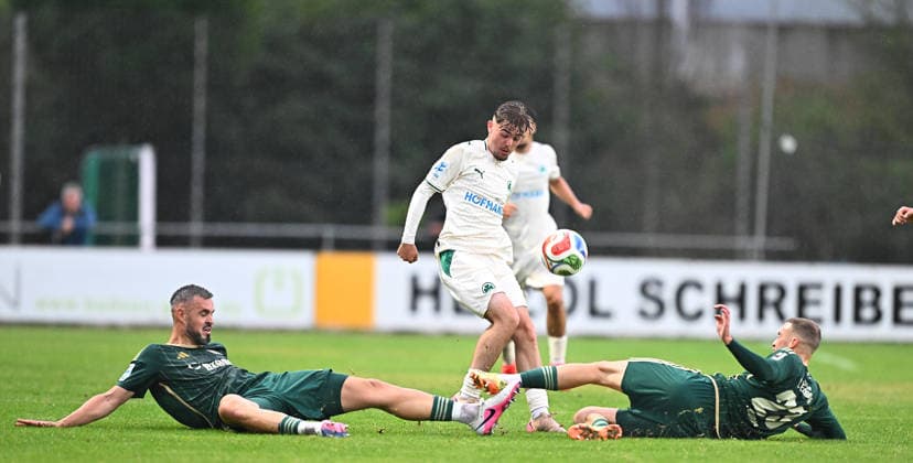 21.08.2026 - Fussball - Saison 2026 2027 - Regionalliga Bayern - 05. Spieltag: SC Eltersdorf SCE ( Quecken ) - SpVgg Greuther Fürth II (Kleeblatt) - - xwoxzix - Jannik Lober (20, SpVgg Greuther Fürth II ) gegen Maximilian Göbhardt Goebhardt (10, SC Eltersdorf ) Tom Feulner (23, SC Eltersdorf ) *** August 21, 2026 Soccer Season 2026–2027 Bavarian Regional League Matchday 05 SC Eltersdorf vs. SCE Quecken vs. SpVgg Greuther Fürth II Kleeblatt xwoxzix Jannik Lober 20, SpVgg Greuther Fürth II vs. Maximilian Göbhardt Goebhardt 10, SC Eltersdorf Tom Feulner 23, SC Eltersdorf