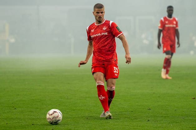 DFB-Pokal: SV Waldhof Mannheim vs 1. FC Kaiserslautern, 21.08.2026 Am Ball Jan Elvedi (1. FC Kaiserslautern, 33) DFB-Pokal: SV Waldhof Mannheim vs 1. FC Kaiserslautern, Carl-Benz-Stadion, 21.08.2026 DFB DFL REGULATIONS PROHIBIT ANY USE OF PHOTOGRAPHS AS IMAGE SEQUENCES AND OR QUASI-VIDEO. *** DFB Cup: SV Waldhof Mannheim vs. 1. FC Kaiserslautern, August 21, 2026. Jan Elvedi (1. FC Kaiserslautern, 33) in possession. DFB Cup: SV Waldhof Mannheim vs. 1. FC Kaiserslautern, Carl Benz Stadium, August 21, 2026 DFB and DFL regulations prohibit any use of photographs as image sequences and or quasi-video. Copyright: xBEAUTIFULxSPORTS Hillx