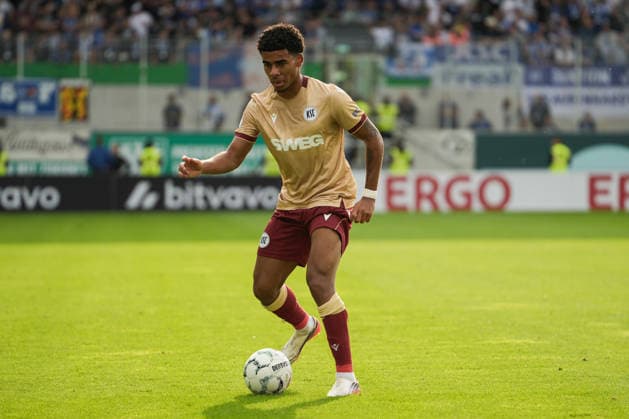 Deutschland: DFB Pokal 2026 2027 1.Runde, SC Preußen Münster vs Karlsruher SC, Freitag 21.08.2026 LVM-Preußenstadion (Münster, Nordrhein-Westfalen, Deutschland) am Ball Kevin Wiethaup (Karlsruher SC, 7) *** Germany, DFB Cup 2026–2027, First Round: SC Preußen Münster vs. Karlsruher SC, Friday, August 21, 2026, LVM Preußenstadion, Münster, North Rhine-Westphalia, Germany. Kevin Wiethaup (Karlsruher SC) in possession, 7 Copyright: xMerlexKölkingx