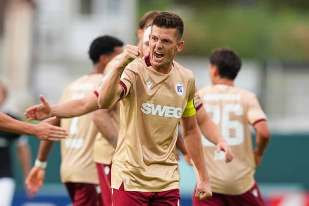 21.08.2026, xydrx, Fußball, DFB Pokal, SC Preußen Münster - Karlsruher SC, Saison 2026 2027, LVM-Preußenstadion: Torjubel nach dem Tor zum 1:1 für den Karlsruher SC durch Torschütze Marvin Wanitzek (Karlsruher SC, 10) DFB regulations prohibit any use of photographs as image sequences and or quasi-video. *** August 21, 2026, xydrx, Soccer, DFB Cup, SC Preußen Münster vs. Karlsruher SC, 2026–2027 season, LVM Preußenstadion: Celebration after Karlsruher SC’s 1–1 goal scored by Marvin Wanitzek, Karlsruher SC. Note: DFB regulations prohibit any use of photographs as image sequences and or quasi-video. Copyright: HMBxMedia YannisxDreimann
