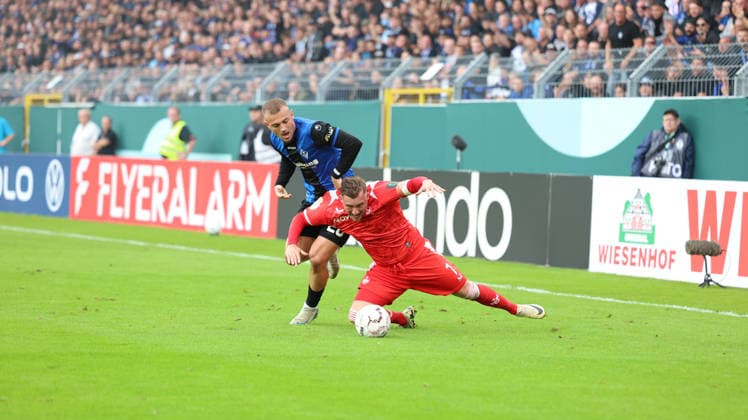 21.08.2026, xrekx, Fussball DFB Pokal 1.Runde, SV Waldhof Mannheim - 1.FC Kaiserslautern v.l. Kushtrim Asallari (SV Waldhof Mannheim) Marlon Ritter (1.FC Kaiserslautern) Zweikampf, Aktion, action, battle for the ball (DFL DFB REGULATIONS PROHIBIT ANY USE OF PHOTOGRAPHS as IMAGE SEQUENCES and or QUASI-VIDEO) Mannheim *** August 21, 2026, xrekx, Soccer DFB Cup 1st Round, SV Waldhof Mannheim vs. 1. FC Kaiserslautern, Kushtrim Asallari (SV Waldhof Mannheim), Marlon Ritter (1. FC Kaiserslautern), tackle, action, battle for the ball. DFL and DFB regulations prohibit any use of photographs as image sequences and or quasi-video. Mannheim