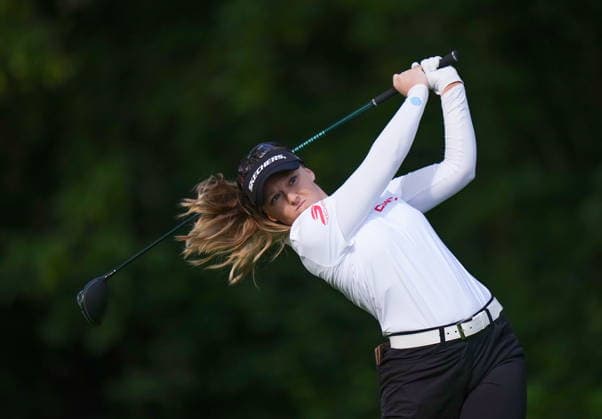 August 21, 2026, Edmonton, Ab, CANADA: Canada s Brooke Henderson, of Smiths Falls, Ont., hits her tee shot on the 14th hole during the second round at the LPGA, Golf Damen CPKC Canadian Women s Open golf tournament, in Edmonton, on Friday, Aug. 21, 2026. Canada News - August 21, 2026  - ZUMAc35_ 20260821_zaf_c35_039 Copyright: xDarrylxDyckx