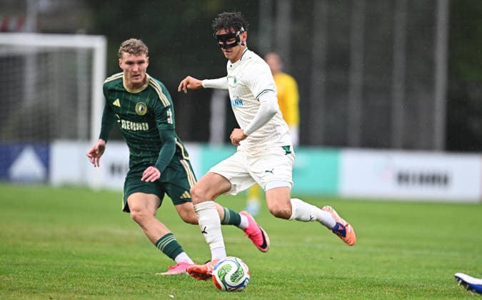 21.08.2026 - Fussball - Saison 2026 2027 - Regionalliga Bayern - 05. Spieltag: SC Eltersdorf SCE ( Quecken ) - SpVgg Greuther Fürth II (Kleeblatt) - - xwoxzix - Jakob Engel (35,SpVgg Greuther Fürth II ) vor Felix Rippert (42, SC Eltersdorf ) *** August 21, 2026 Soccer Season 2026–2027 Bavarian Regional League Matchday 05 SC Eltersdorf vs. SCE Quecken vs. SpVgg Greuther Fürth II Kleeblatt xwoxzix Jakob Engel 35,SpVgg Greuther Fürth II vs. Felix Rippert 42, SC Eltersdorf