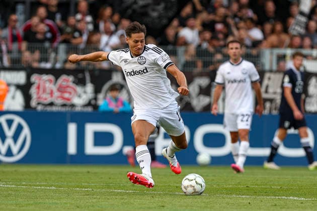21.08.2026, GER, Fussball, Herren, DFB-Pokal, Saison 2026 2027, SC St. Tönis vs Eintracht Frankfurt Younes Ebnoutalib (Frankfurt) schießt, Ballaktion Krefeld Grotenburg-Stadion Nordrhein-Westfalen Deutschland *** August 21, 2026, GER, Soccer, Men s, DFB Cup, 2026–2027 Season, SC St. Tönis vs. Eintracht Frankfurt; Younes Ebnoutalib (Frankfurt) takes a shot; action at the Krefeld Grotenburg Stadium, North Rhine-Westphalia, Germany Copyright: xAdrianxSchlüterx