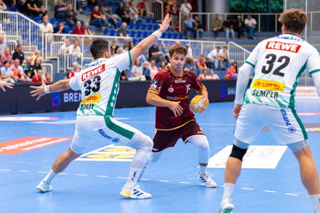 21.08.2026. 1. Runde im DHB Pokal, TuSEM Essen - SC DHfK Leipzig. v. l. Luka Rogan (SC DHfK Leipzig), Nils Homscheid (TuSEM Essen). Essen Am Hallo NRW Deutschland xRHR-FOTO DEx *** August 21, 2026, 1st Round of the DHB Cup, TuSEM Essen vs. SC DHfK Leipzig, Luka Rogan (SC DHfK Leipzig), Nils Homscheid (TuSEM Essen), Essen Am Hallo, North Rhine-Westphalia, Germany, xRHR, PHOTO: DEx Copyright: DennisxEwert RHR-FOTOx RHR-FOTO DE